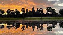 Angkor Wat Sunrise Tour Joined-In Small Group with Breakfast included 