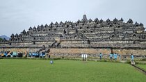 Yogyakarta: Borobudur Sunrise and Prambanan Temple Private Tour