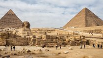 8-Hours Private Tour Pyramids and Egyptian Museum with Pick Up