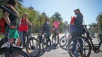 Private Ultimate Gaudi Legacy ebike Tour with Park Güell