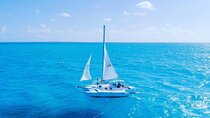 Isla Mujeres Premium Tour in Private Catamaran with Lunch