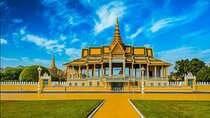 Private Taxi Tour: Full Day in Phnom Penh with Pick Up and Drop-off