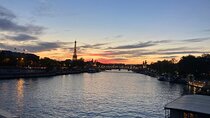 Discover Paris in one day with a private and friendly local guide 