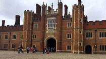 Private Tour: Hampton Court Palace Day Trip from London
