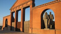 Guided Tour with Admission in Memento Park
