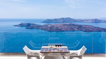 Small Group Santorini Discovery Tour with Lunch and Wine Tasting