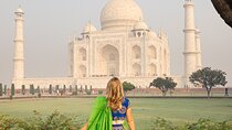 Taj Mahal Sunrise and Agra Fort Tour from Jaipur