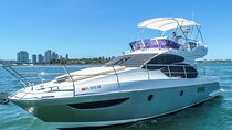 Cruise Miami in a Luxurious Azimut Flybridge Yacht