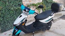 Italika D125 Private Scooter Rental in Tulum