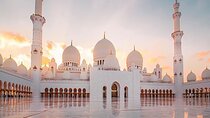 Sheikh Zayed Mosque Photo-stop & Desert Drive in Abu Dhabi