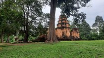 Explore Siem Reap Angkor Wat Complex by Car