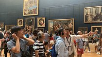 Paris Louvre Small Group Tour with Pre-Reserved Tickets