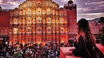 Guided Jaipur City Day Tour from Delhi by Car With Lunch & Entry