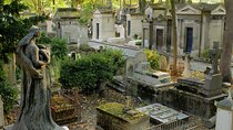 Paris: Haunted Père Lachaise Cemetery Guided Tour
