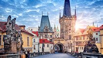 Prague Old Town and Top Attractions Private Tour by Car 