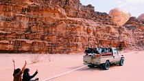 Full Day Jeep Tour in Wadi Rum (incl. Bedouin picnic lunch)