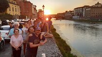 Florence Night Bike Tour with Wine and Aperitivo Picnic included
