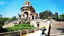Guided Tour Ciutadella Park Nature, Triumphal Arch and Gaudí in Barcelona.