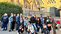 Sagrada Familia English Guided Tour & Optional Tower Access 