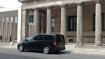 Minivan, Driver and Guide Orientation Tour Berlin 