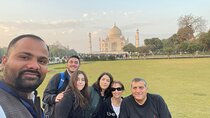 From Delhi: Private Taj Mahal day trip with lunch