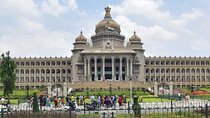 St Marks Church + Cubbon Park + Vidhana Soudha + Museum = Bangalore Royal Walk