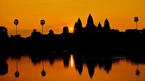 Full-Day Angkor Temple Discovery with Banteay Srei by Tuk-Tuk