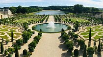 Paris 7 Hours Private Tour with Versailles and professional photoshoot 