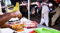 Experience and Fall in love with the street food of Mumbai, India