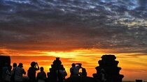 1-Day Uncover The Endless Treasure Of Angkor Tour with Sunset.