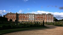 Hampton Court Palace, Stonehenge & Roman Bath Private Tour with Passes