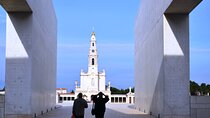 Private Full-Day Tour of Fátima Nazaré Óbidos and Batalha