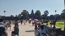 2-Day private Tours in Angkor Wat, Ta Prohm & Kampong Phluk Eco-tourism