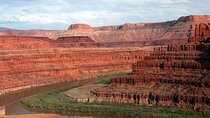 Moab Combo: Colorado River Rafting and Canyonlands 4X4 Tour