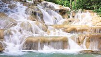 Private Tour to Dunn's River Falls and Margaritaville