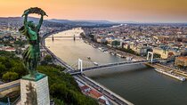Welcome to Budapest 3 hrs Must See Private Tour by car