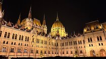 The Bright Lights of Budapest - Private Walking Tour with Boat Cruise & Drink