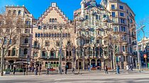 The wonders of architecture 2 hours on foot in Barcelona
