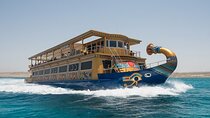 Nefertari Boat and Semi Submarine Tour with Seafood Lunch