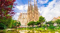 Skip-the-line La Sagrada Familia Basilica with Private Guide