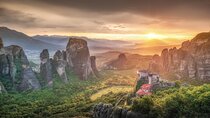 Private Full Day Tour of Meteora & Thermopylae from Athens 