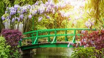 Giverny Monet’s Home and Gardens Half Day Tour from Paris