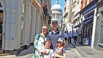 London Highlights Family-Friendly Walking Tour with Top Guide