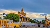 Koh Dach Silk Island and Phnom Penh City Private Day Tour