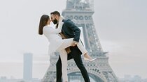 Paris Guided Day Tour with Cruise and Professional Photoshoot