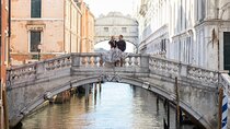 Engagement and wedding Photographer in Venice, Italy