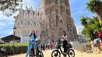 3 Hours Barcelona Guided Gaudi E-Bike Tour
