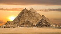 Visit Egyptian Museum and Giza pyramids with Lunch From Sharm 