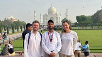 Agra Overnight Tour With Taj Mahal and Fatehpur Sikri