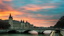 Full-Day Private Tour in Paris with Lunch Cruise